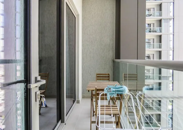 Stylish 1 Bedroom Downtown Dubai View